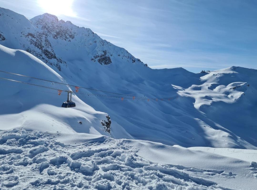 Fewo D'Rock Arosa- Center Of Nightlife By Nature Apartments Switzerland Pokoj fotografie